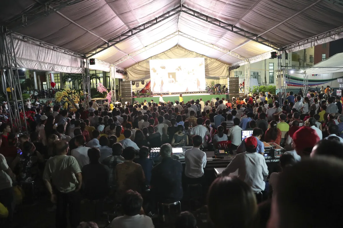 VTV Cup 2019: Khán giả cháy hết mình cùng ĐT Việt Nam trong trận chung kết - Ảnh 3. VTV Cup 2019: Khán giả cháy hết mình cùng ĐT Việt Nam trong trận chung kết - Ảnh 3.