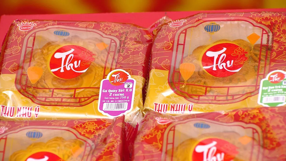 Thị trường bánh Trung thu vào mùa sớm - Ảnh 1. Thị trường bánh Trung thu vào mùa sớm - Ảnh 1.