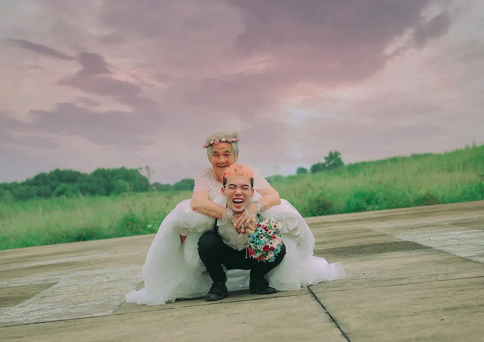 X&uacute;c động với ch&agrave;ng trai 10X h&oacute;a ch&uacute; rể gi&uacute;p b&agrave; nội 88 tuổi l&agrave;m c&ocirc; d&acirc;u - Ảnh 11.