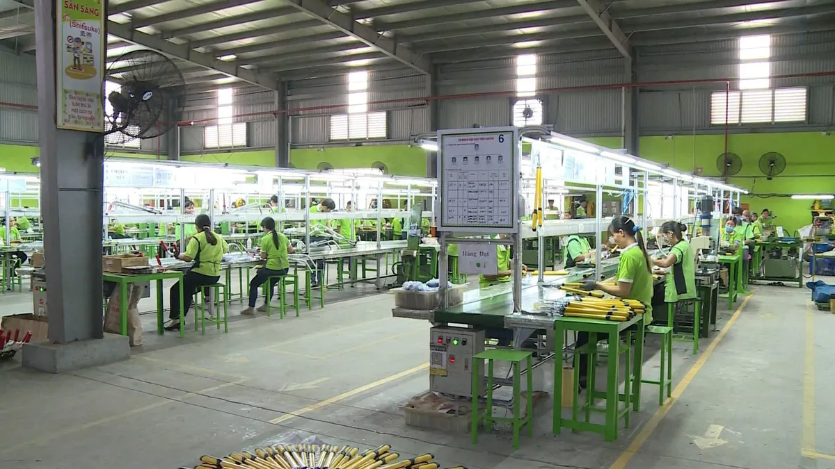 Bộ Tài chính đề xuất giảm thuế cho doanh nghiệp nhỏ và siêu nhỏ - Ảnh 2. Bộ Tài chính đề xuất giảm thuế cho doanh nghiệp nhỏ và siêu nhỏ - Ảnh 2.