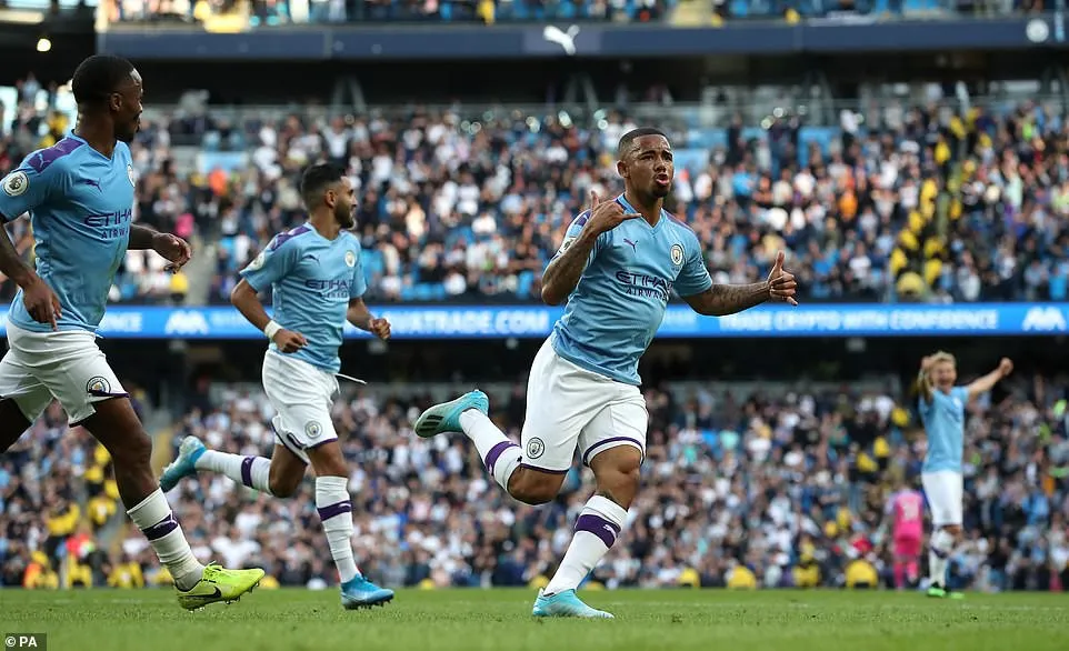 ẢNH: Man City đã đánh rơi chiến thắng phút bù giờ trước Tottenham vì VAR như thế nào? - Ảnh 11.