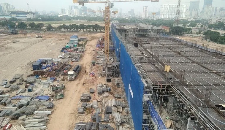 Chủ tịch F1 bất ngờ trước tiến độ thần tốc của đường đua F1 Hà Nội - Ảnh 1. Chủ tịch F1 bất ngờ trước tiến độ thần tốc của đường đua F1 Hà Nội - Ảnh 1.