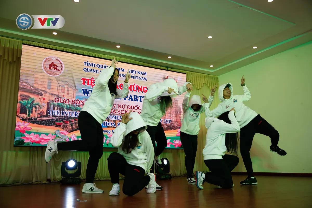 VTV Cup Tôn Hoa Sen 2019: Tiệc chào mừng ấn tượng và tràn đầy hứng khởi - Ảnh 8. VTV Cup Tôn Hoa Sen 2019: Tiệc chào mừng ấn tượng và tràn đầy hứng khởi - Ảnh 8.