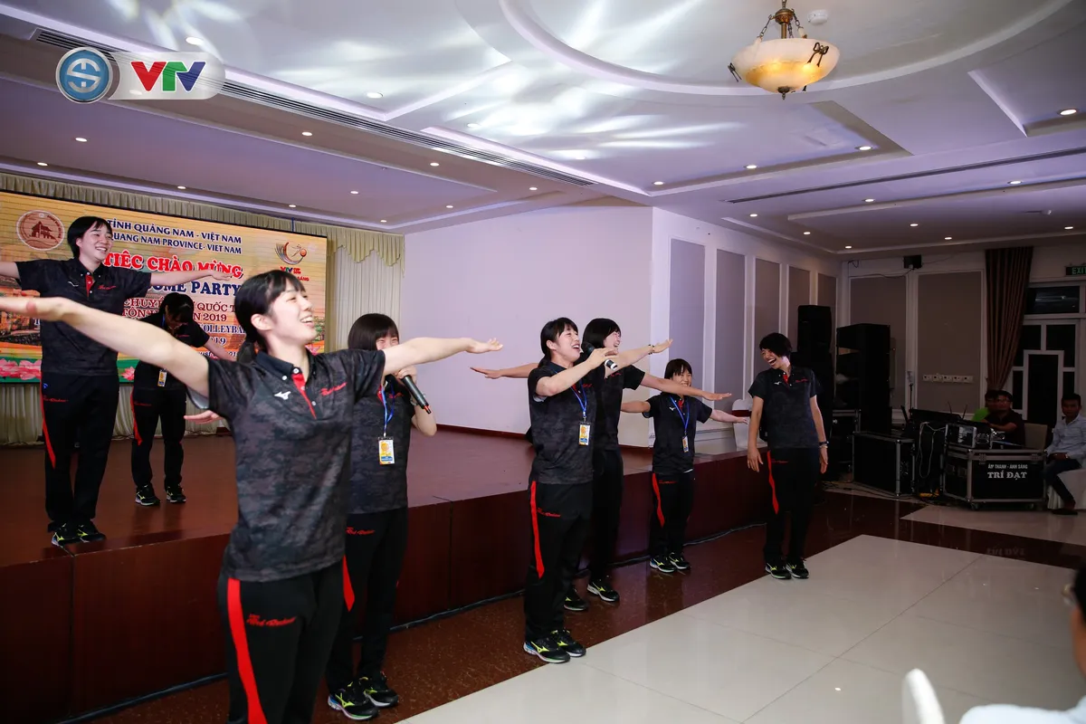 VTV Cup Tôn Hoa Sen 2019: Tiệc chào mừng ấn tượng và tràn đầy hứng khởi - Ảnh 10. VTV Cup Tôn Hoa Sen 2019: Tiệc chào mừng ấn tượng và tràn đầy hứng khởi - Ảnh 10.