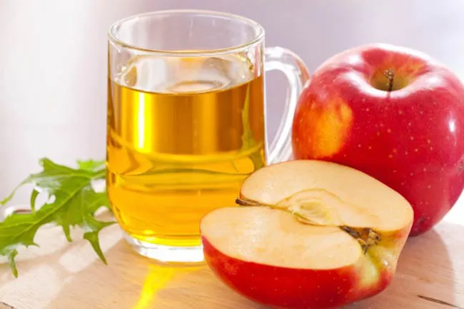 Mách bạn mẹo hay tẩy nốt ruồi không cần qua tiểu phẫu - Ảnh 2.