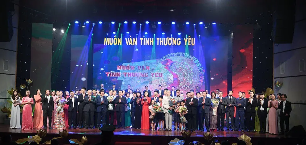 Xúc động với những vở kịch ngắn về Bác Hồ trong chương trình “Muôn vàn tình thương yêu“ - Ảnh 15.