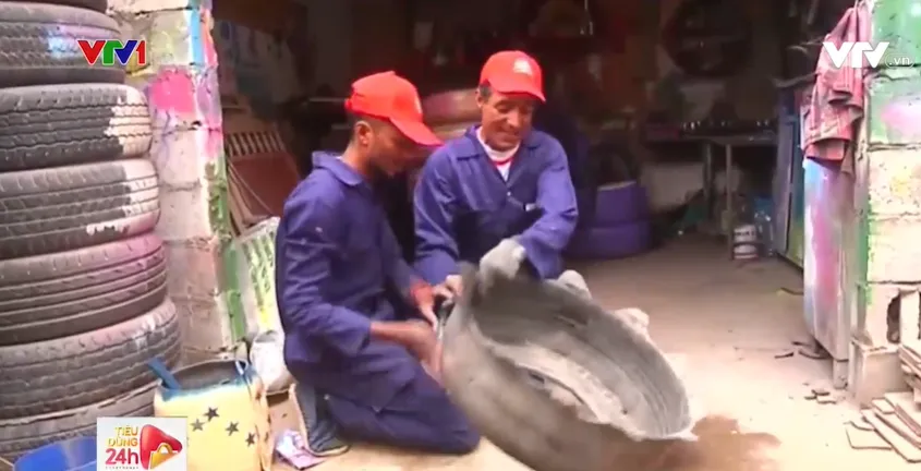 Tái chế lốp xe cũ thành nghệ thuật tại Yemen - Ảnh 1. Tái chế lốp xe cũ thành nghệ thuật tại Yemen - Ảnh 1.