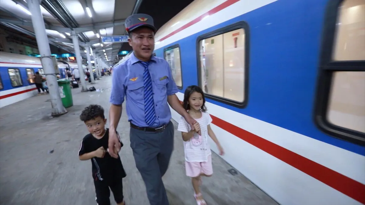 Đường sắt nối toa, tăng chuyến phục vụ dịp Quốc khánh - Ảnh 1. Đường sắt nối toa, tăng chuyến phục vụ dịp Quốc khánh - Ảnh 1.
