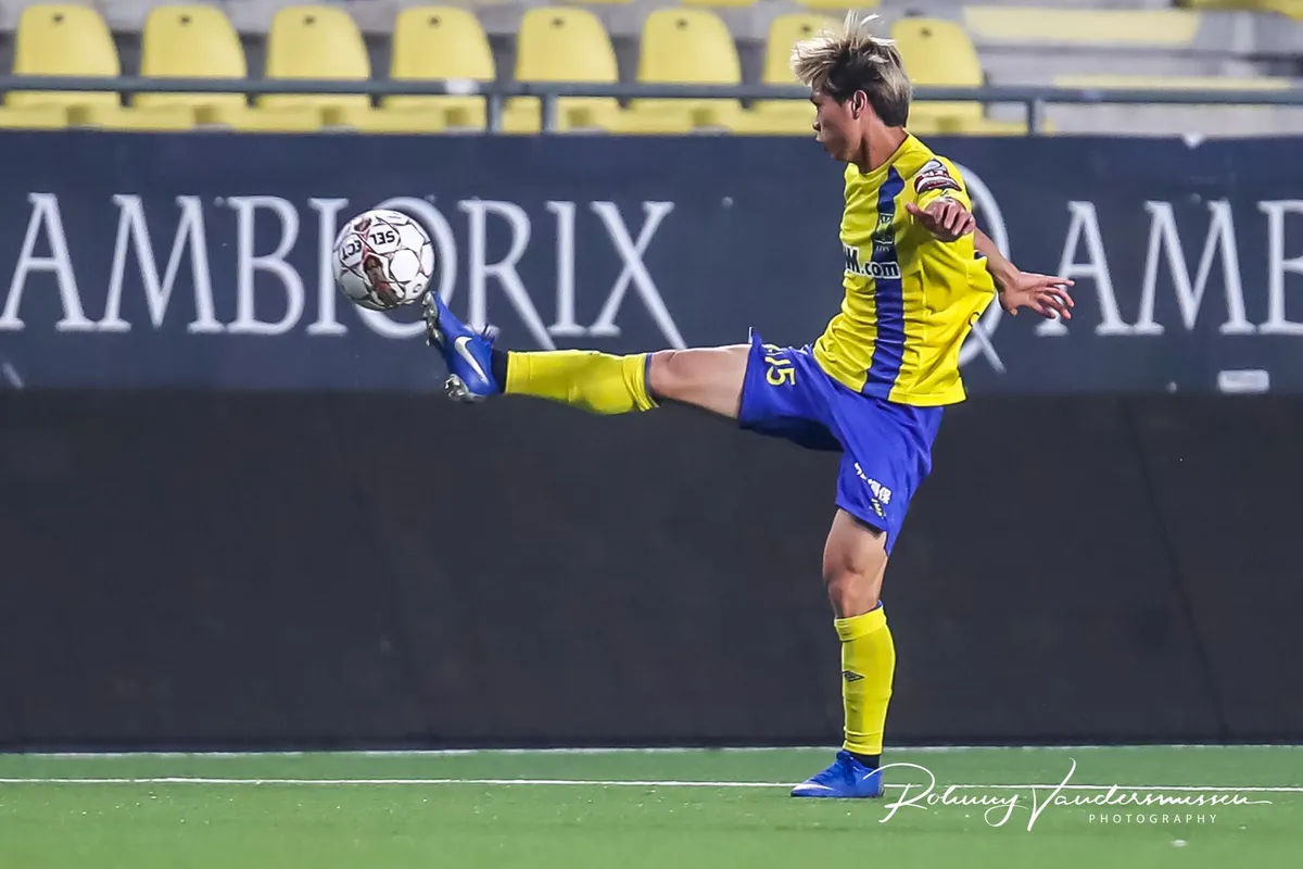 VIDEO: Công Phượng đá 90 phút, ghi 1 bàn trong trận đấu của U21 Sint-Truidense - Ảnh 7. VIDEO: Công Phượng đá 90 phút, ghi 1 bàn trong trận đấu của U21 Sint-Truidense - Ảnh 7.