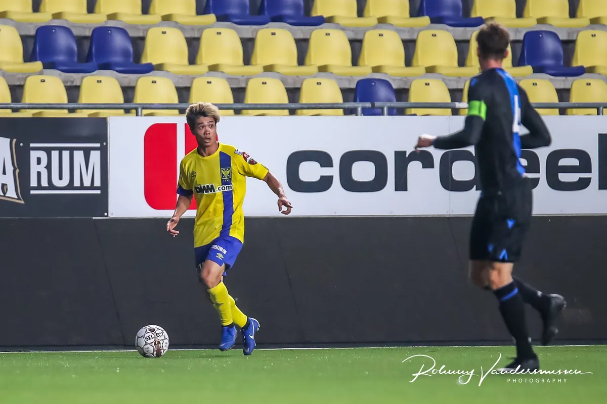 VIDEO: Công Phượng đá 90 phút, ghi 1 bàn trong trận đấu của U21 Sint-Truidense - Ảnh 3. VIDEO: Công Phượng đá 90 phút, ghi 1 bàn trong trận đấu của U21 Sint-Truidense - Ảnh 3.