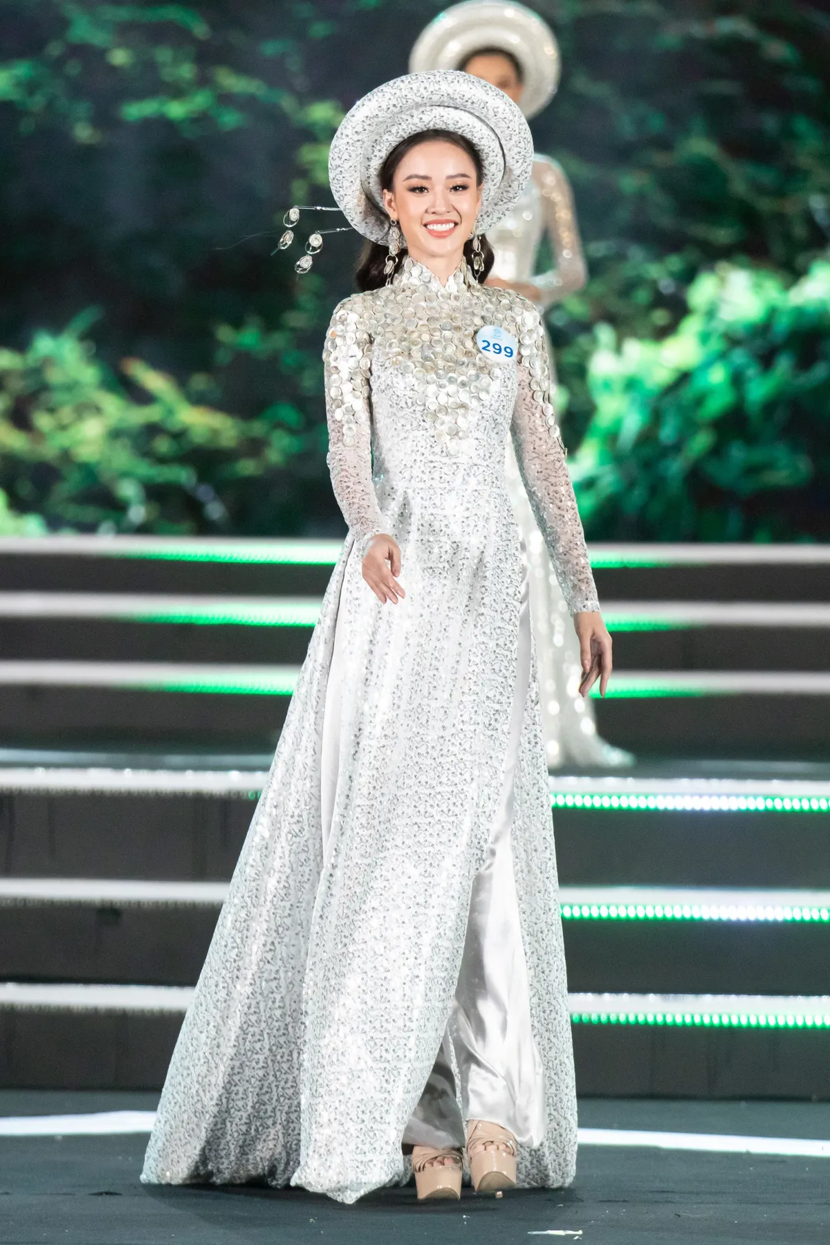 Dàn thí sinh Miss World Việt Nam 2019 khoe dáng thướt tha với áo dài - Ảnh 20.