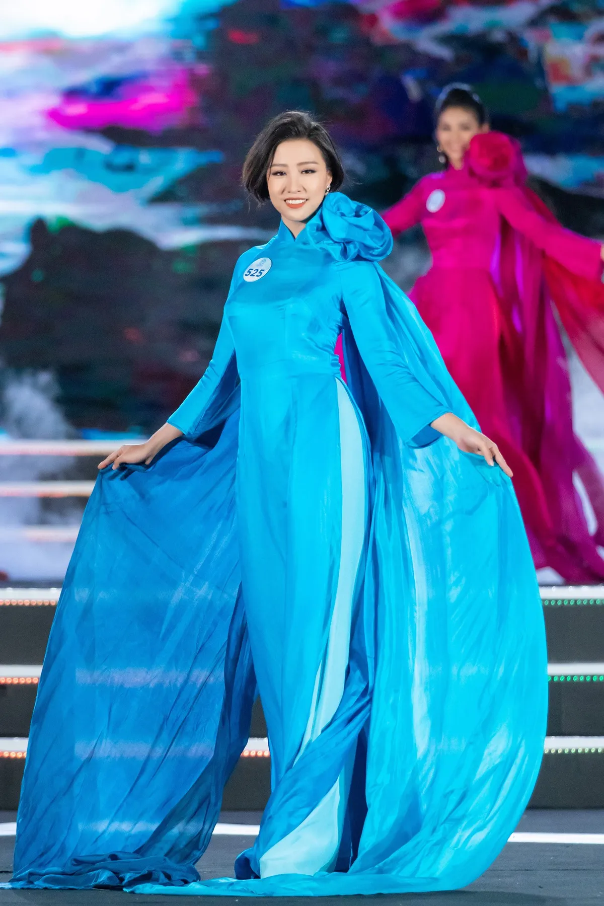 Dàn thí sinh Miss World Việt Nam 2019 khoe dáng thướt tha với áo dài - Ảnh 11.