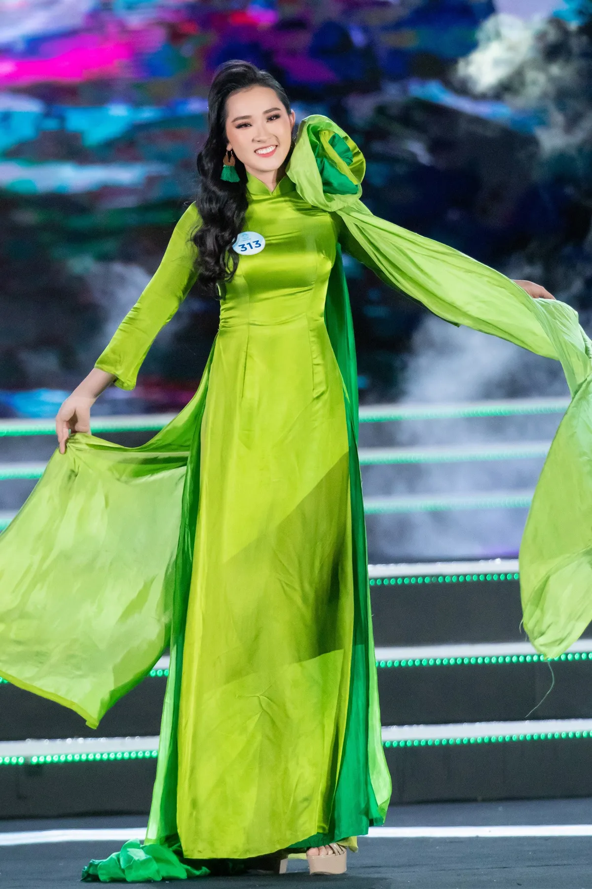 Dàn thí sinh Miss World Việt Nam 2019 khoe dáng thướt tha với áo dài - Ảnh 9.