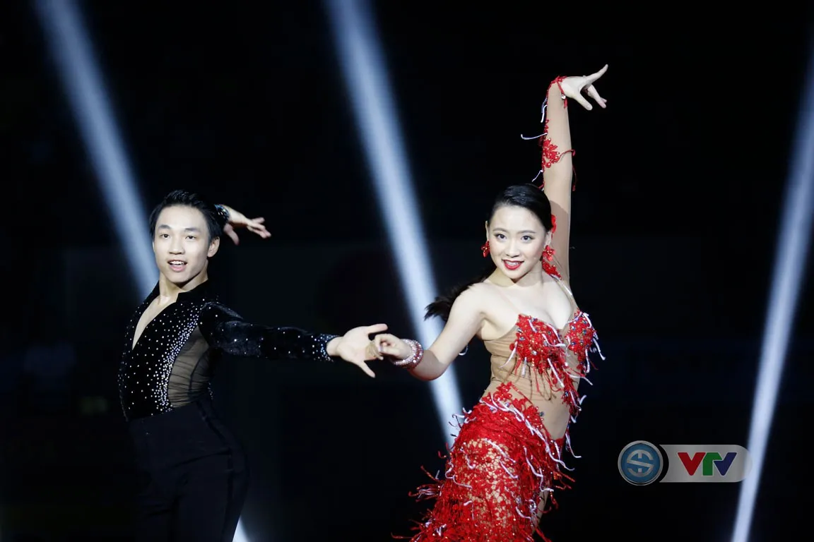 Ảnh: Những khoảnh khắc ấn tượng trong Lễ khai mạc Giải bóng chuyền nữ Quốc tế VTV Cup Tôn Hoa Sen 2019 - Ảnh 4. Ảnh: Những khoảnh khắc ấn tượng trong Lễ khai mạc Giải bóng chuyền nữ Quốc tế VTV Cup Tôn Hoa Sen 2019 - Ảnh 4.