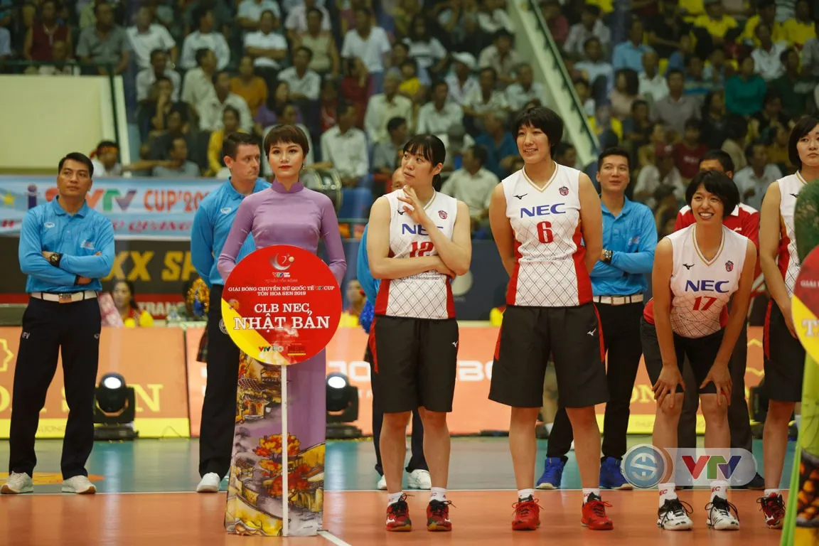 Ảnh: Những khoảnh khắc ấn tượng trong Lễ khai mạc Giải bóng chuyền nữ Quốc tế VTV Cup Tôn Hoa Sen 2019 - Ảnh 8. Ảnh: Những khoảnh khắc ấn tượng trong Lễ khai mạc Giải bóng chuyền nữ Quốc tế VTV Cup Tôn Hoa Sen 2019 - Ảnh 8.