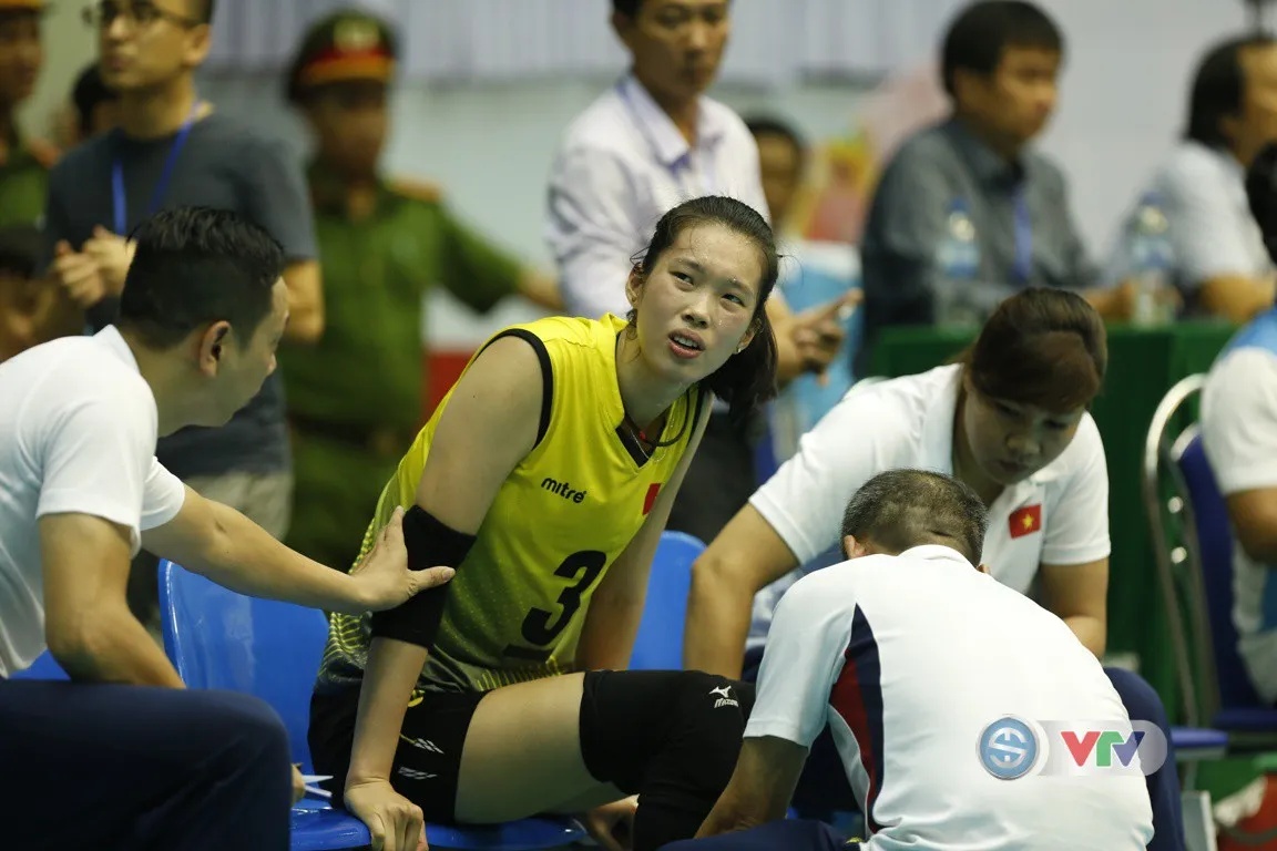 VTV Cup 2019: Chấn thương bất ngờ, Trần Thị Thanh Thúy đau đớn rời sân - Ảnh 9. VTV Cup 2019: Chấn thương bất ngờ, Trần Thị Thanh Thúy đau đớn rời sân - Ảnh 9.
