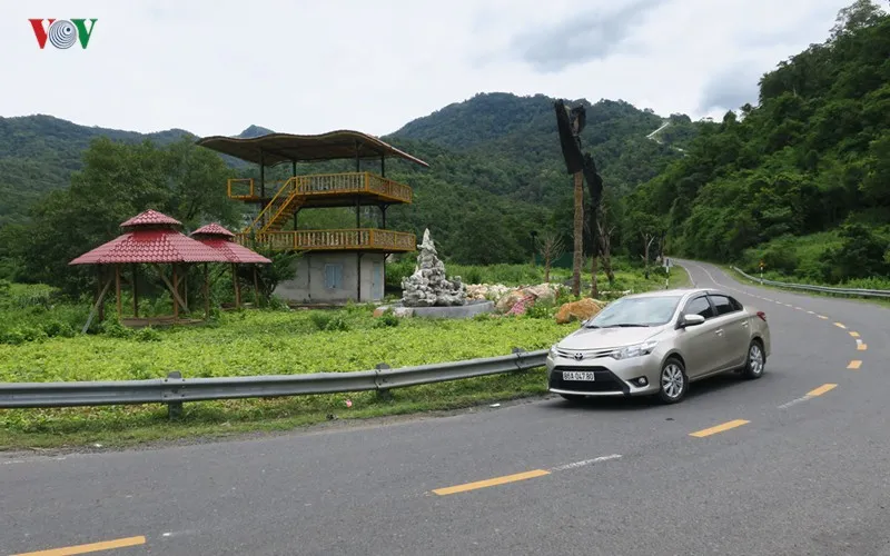 Bình Thuận: Khẩn trương xử lý các trạm dừng chân trái phép trên đèo Đại Ninh - Ảnh 2.