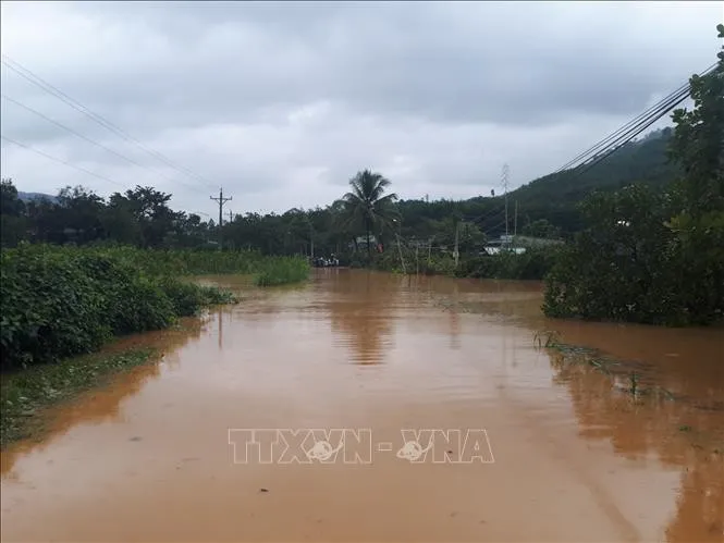 Nhiều địa phương của tỉnh Lâm Đồng chìm trong biển nước - Ảnh 3.