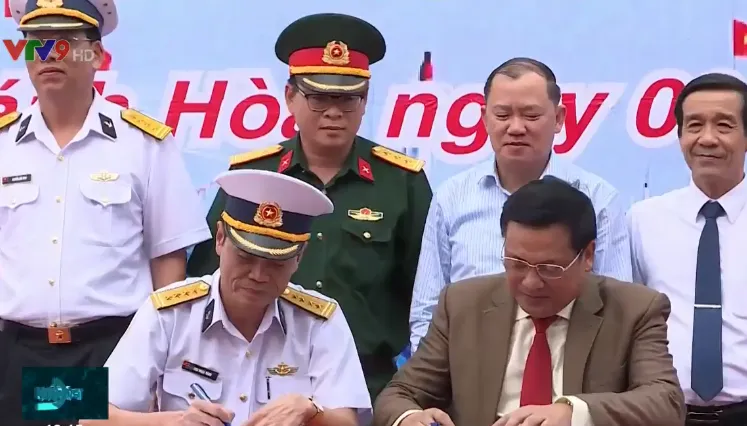 Thắt chặt hơn nữa tình đoàn kết, gắn bó quân - dân - Ảnh 1.