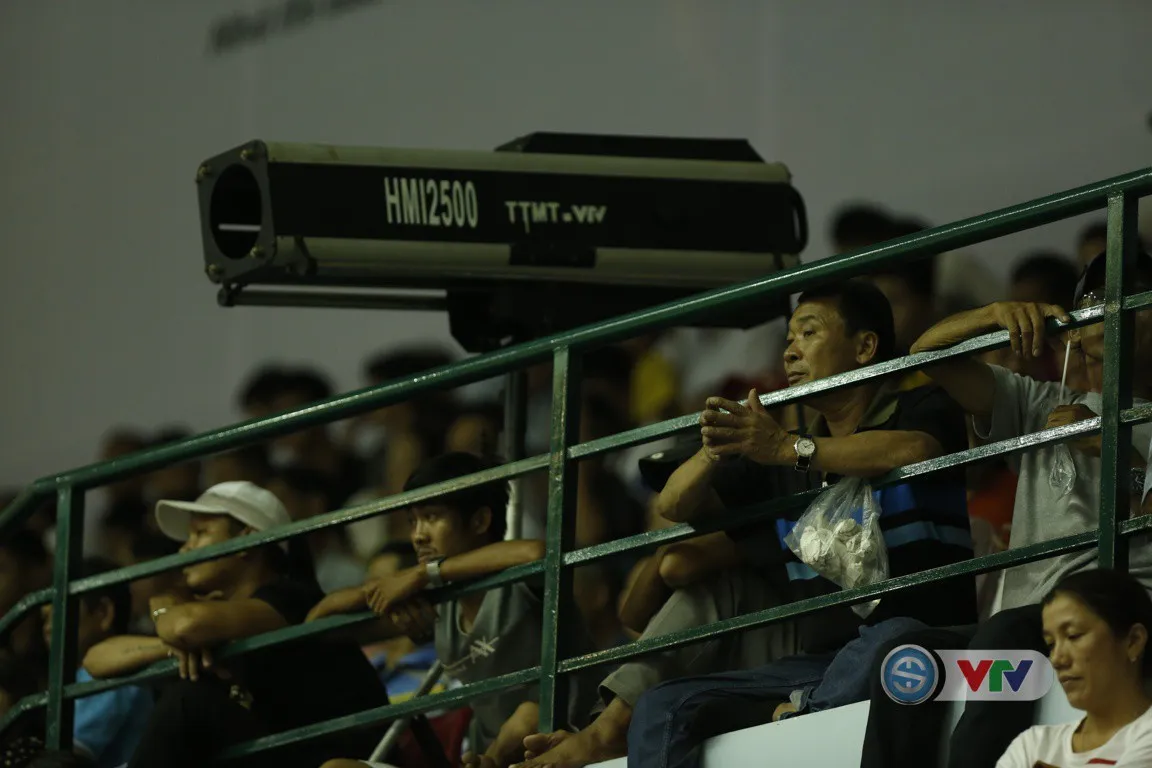 VTV Cup 2019: Bất chấp mưa lớn, người hâm mộ vẫn lấp kín nhà thi đấu tỉnh Quảng Nam - Ảnh 10. VTV Cup 2019: Bất chấp mưa lớn, người hâm mộ vẫn lấp kín nhà thi đấu tỉnh Quảng Nam - Ảnh 10.