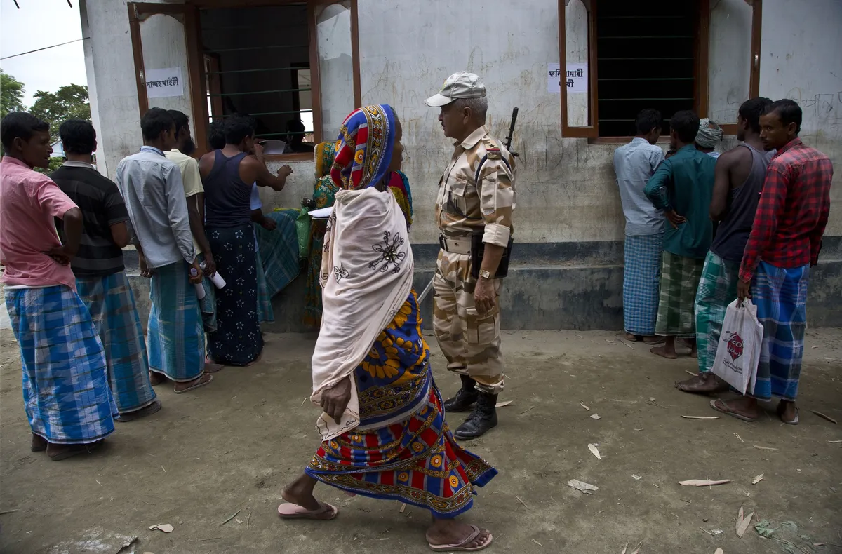 Gần 2 triệu người Ấn Độ tại bang Assam c&oacute; thể mất tư c&aacute;ch c&ocirc;ng d&acirc;n - Ảnh 10.