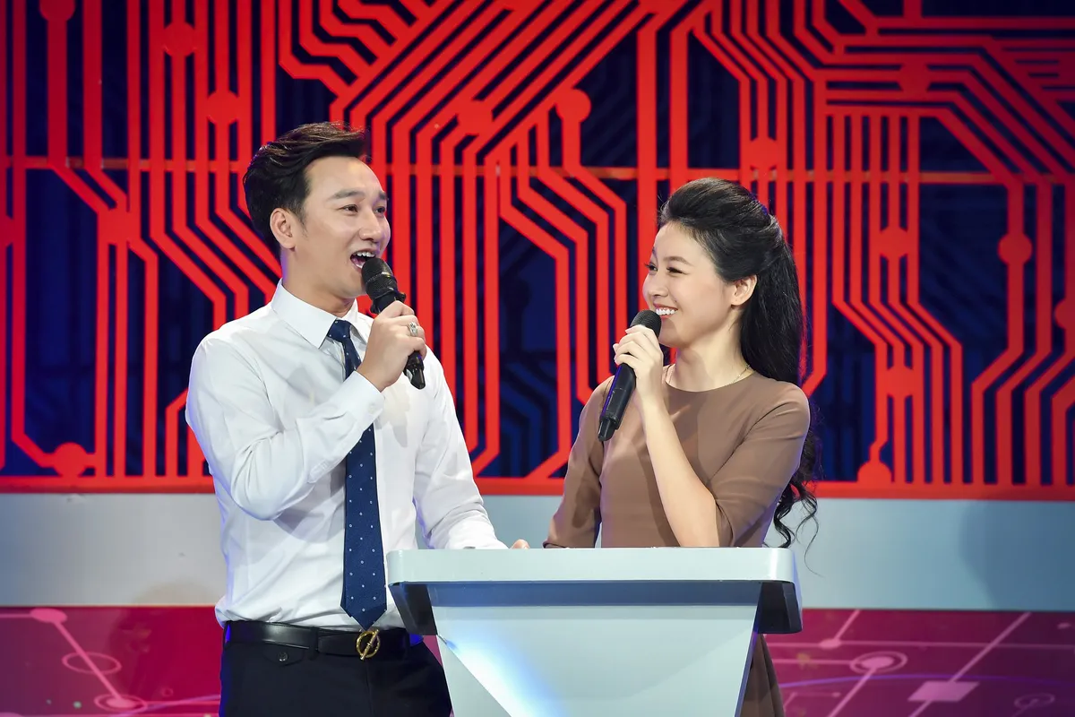 MC Hồng Nhung: “Được lọt vào top 5 MC ấn tượng VTV Awards 2019 là một điều quá hạnh phúc” - Ảnh 4.