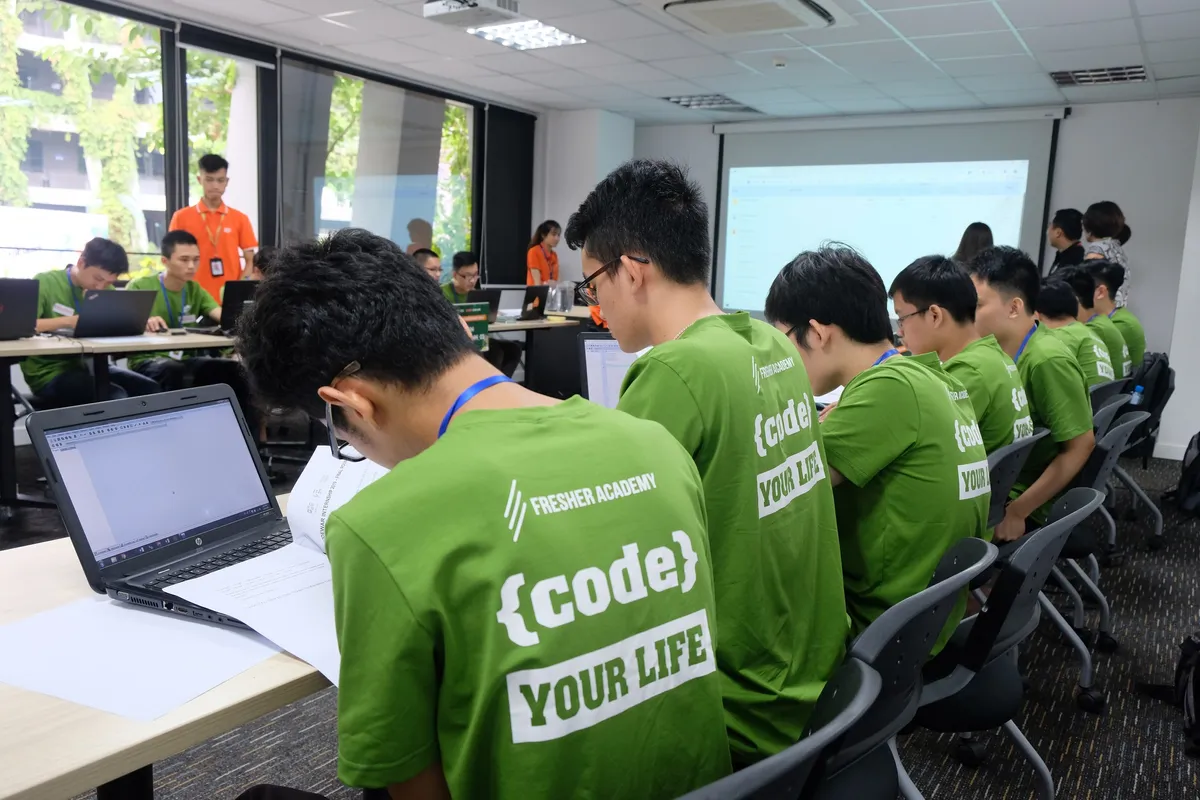 Code War 2019 – sân chơi lập trình chuyên nghiệp cho sinh viên - Ảnh 1.