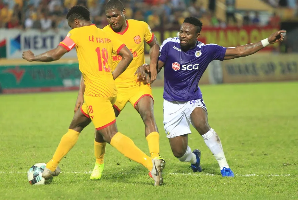 CLB Hà Nội - DNH Nam Định đá bù vòng 22 V.League 2019 (19h 11/9): Lợi thế sân nhà - Ảnh 1. CLB Hà Nội - DNH Nam Định đá bù vòng 22 V.League 2019 (19h 11/9): Lợi thế sân nhà - Ảnh 1.