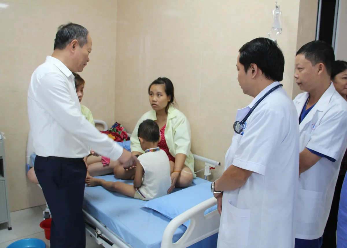 Phú Thọ: 80 trẻ mầm non nhập viện nghi ngộ độc thực phẩm - Ảnh 2. Phú Thọ: 80 trẻ mầm non nhập viện nghi ngộ độc thực phẩm - Ảnh 2.