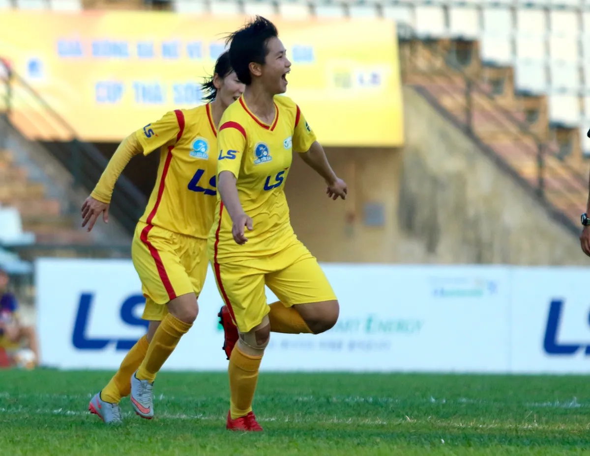 CLB Hà Nội 0-3 TP Hồ Chí Minh I: Xây chắc ngôi đầu! (Vòng 9 giải bóng đá nữ VĐQG 2019) - Ảnh 1. CLB Hà Nội 0-3 TP Hồ Chí Minh I: Xây chắc ngôi đầu! (Vòng 9 giải bóng đá nữ VĐQG 2019) - Ảnh 1.