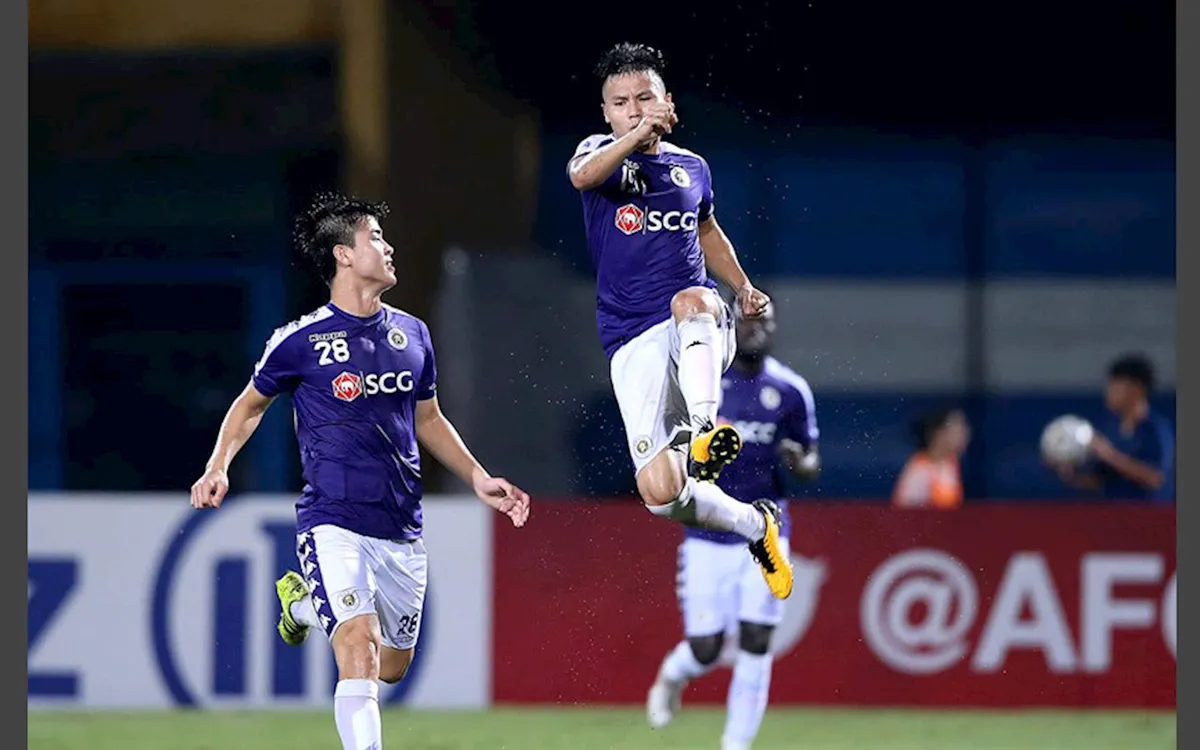 Đá hay, vì sao Văn Quyết vẫn trượt danh hiệu Cầu thủ xuất sắc nhất V.League 2019? - Ảnh 1. Đá hay, vì sao Văn Quyết vẫn trượt danh hiệu Cầu thủ xuất sắc nhất V.League 2019? - Ảnh 1.