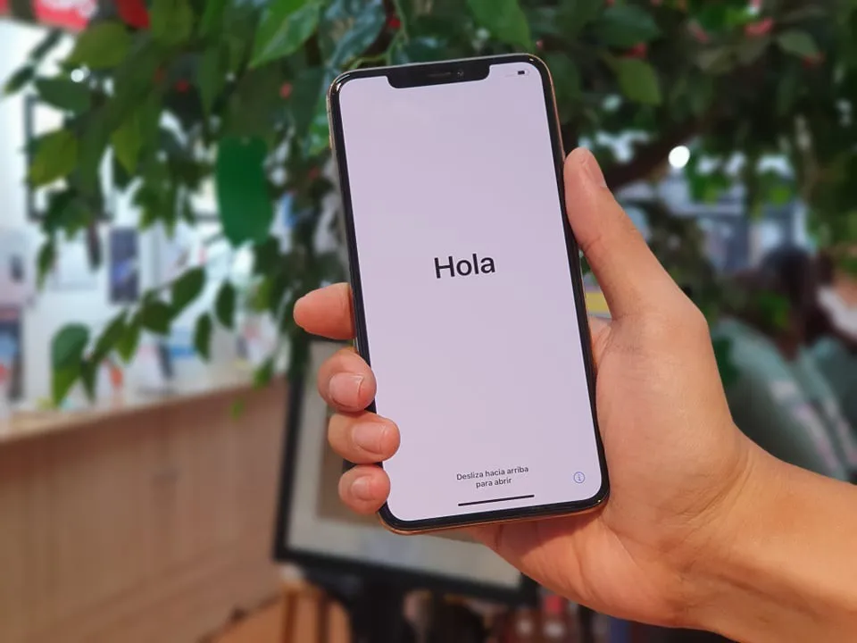 iPhone 11 ùn ùn đổ về Việt Nam - Ảnh 2.