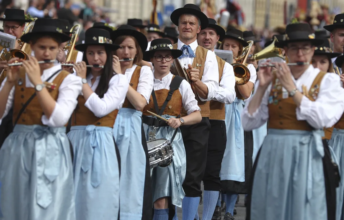 Tưng bừng lễ hội bia Oktoberfest 2019 - Ảnh 4.