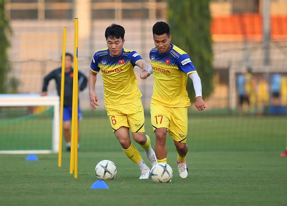ẢNH: ĐT Việt Nam mướt mồ hôi với bài tập tốc độ - Ảnh 9. ẢNH: ĐT Việt Nam mướt mồ hôi với bài tập tốc độ - Ảnh 9.