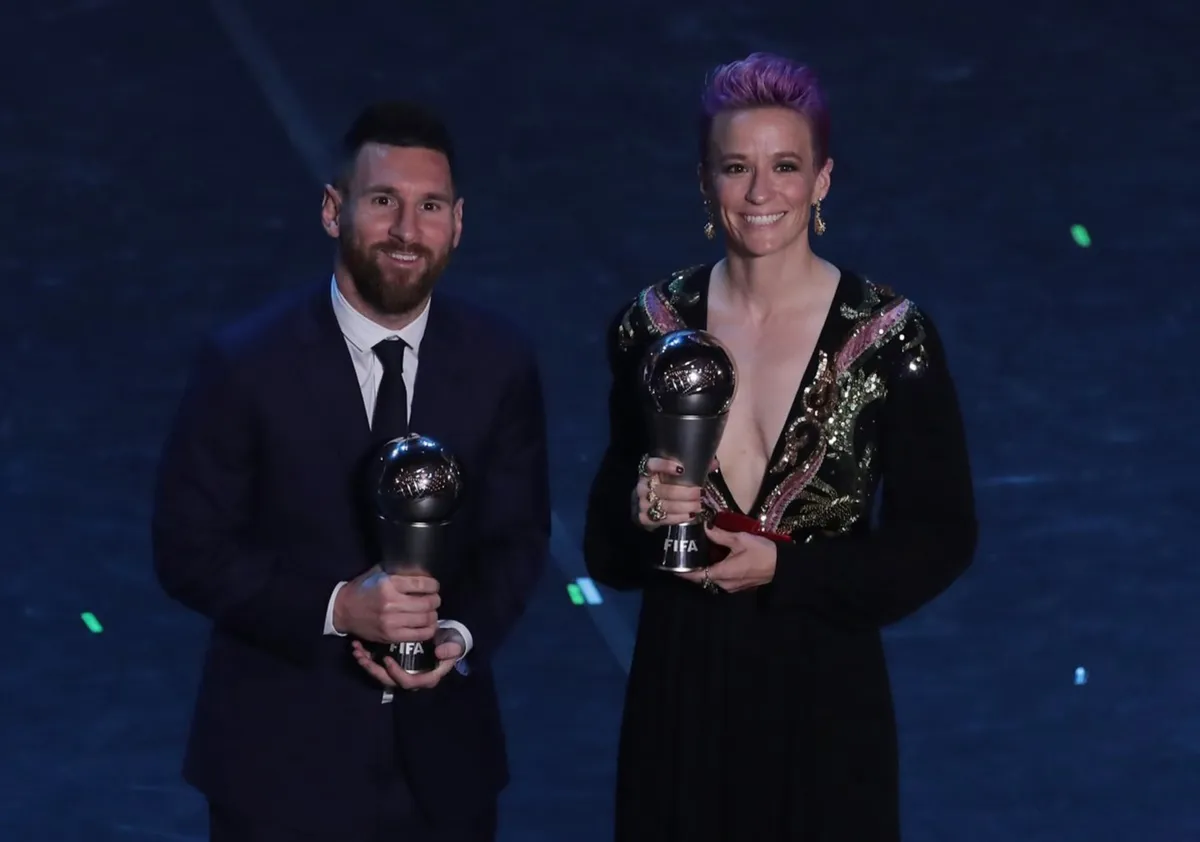 Messi giành giải Cầu thủ xuất sắc nhất năm - Ảnh 2. Messi giành giải Cầu thủ xuất sắc nhất năm - Ảnh 2.
