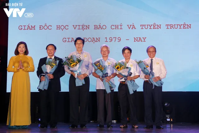 Khoa Phát thanh - Truyền hình, Học viện Báo chí & Tuyên truyền kỷ niệm 40 năm thành lập và đón nhận Huân chương Lao động Hạng Ba - Ảnh 1.