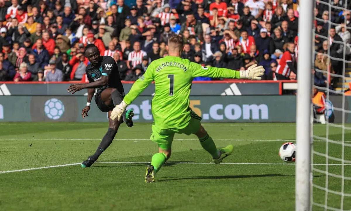 Thần may mắn mỉm cười, Liverpool thắng trận thứ 7 liên tiếp tại Premier League 2019/20 - Ảnh 1.