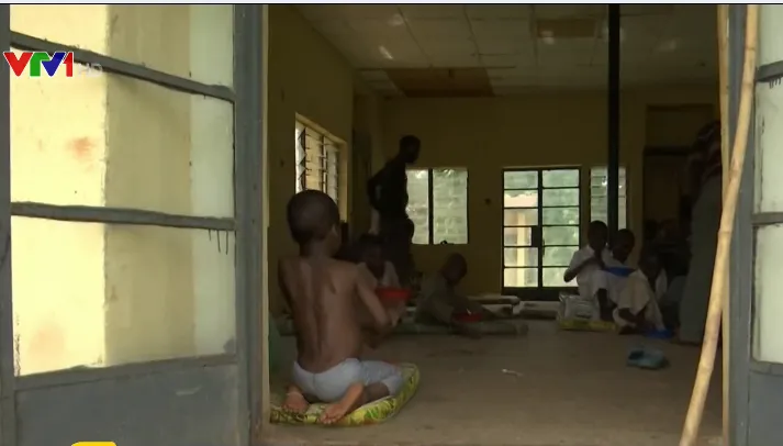 400 người bị tra tấn trong một căn nh&agrave; ở Nigeria - Ảnh 1.