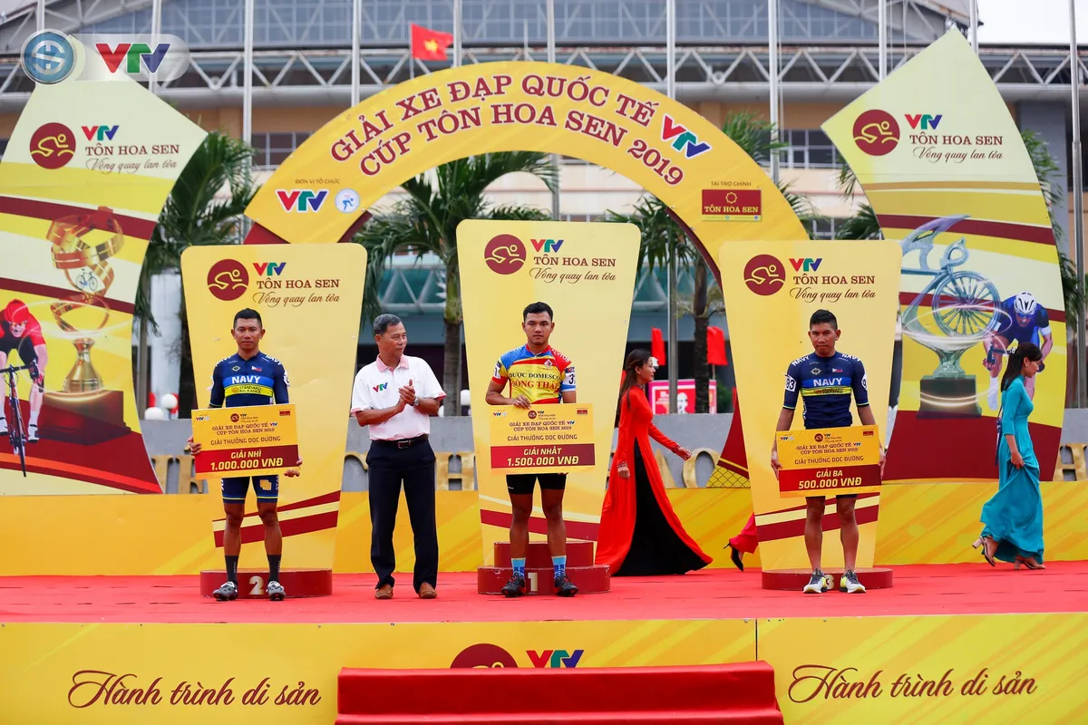 ẢNH: Những khoảnh khắc ấn tượng chặng 3 Giải xe đạp quốc tế VTV C&uacute;p T&ocirc;n Hoa Sen 2019 - Ảnh 15.