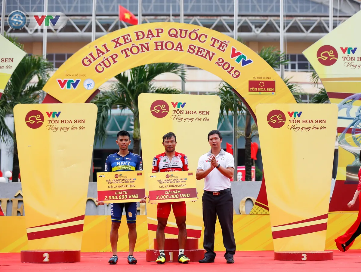 ẢNH: Những khoảnh khắc ấn tượng chặng 3 Giải xe đạp quốc tế VTV C&uacute;p T&ocirc;n Hoa Sen 2019 - Ảnh 14.