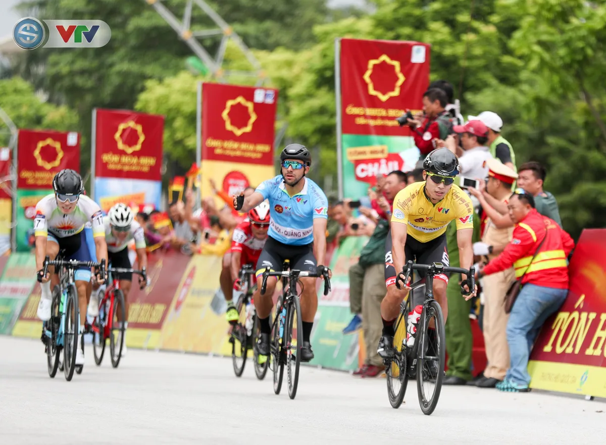 ẢNH: Những khoảnh khắc ấn tượng chặng 3 Giải xe đạp quốc tế VTV C&uacute;p T&ocirc;n Hoa Sen 2019 - Ảnh 10.