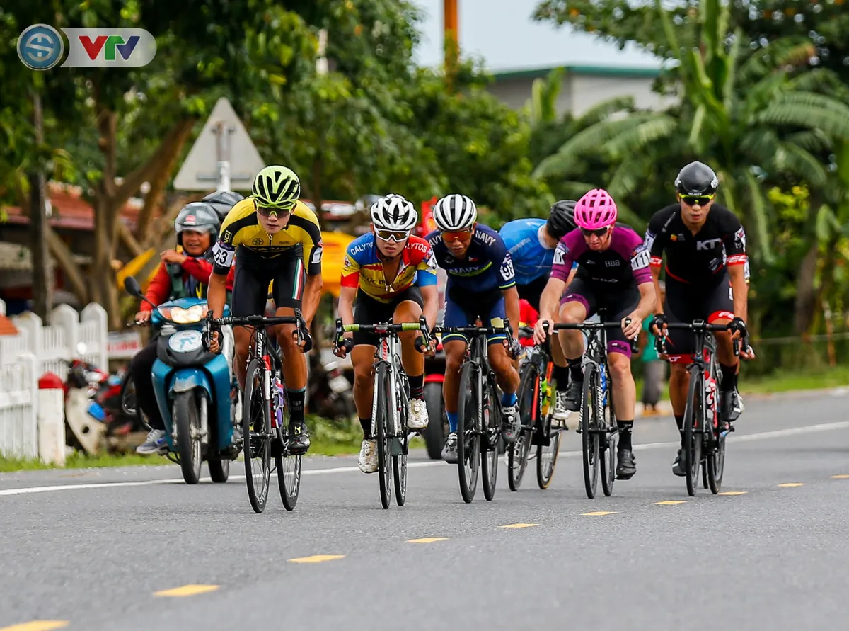ẢNH: Những khoảnh khắc ấn tượng chặng 6 Giải xe đạp quốc tế VTV Cúp Tôn Hoa Sen 2019 - Ảnh 2. ẢNH: Những khoảnh khắc ấn tượng chặng 6 Giải xe đạp quốc tế VTV Cúp Tôn Hoa Sen 2019 - Ảnh 2.