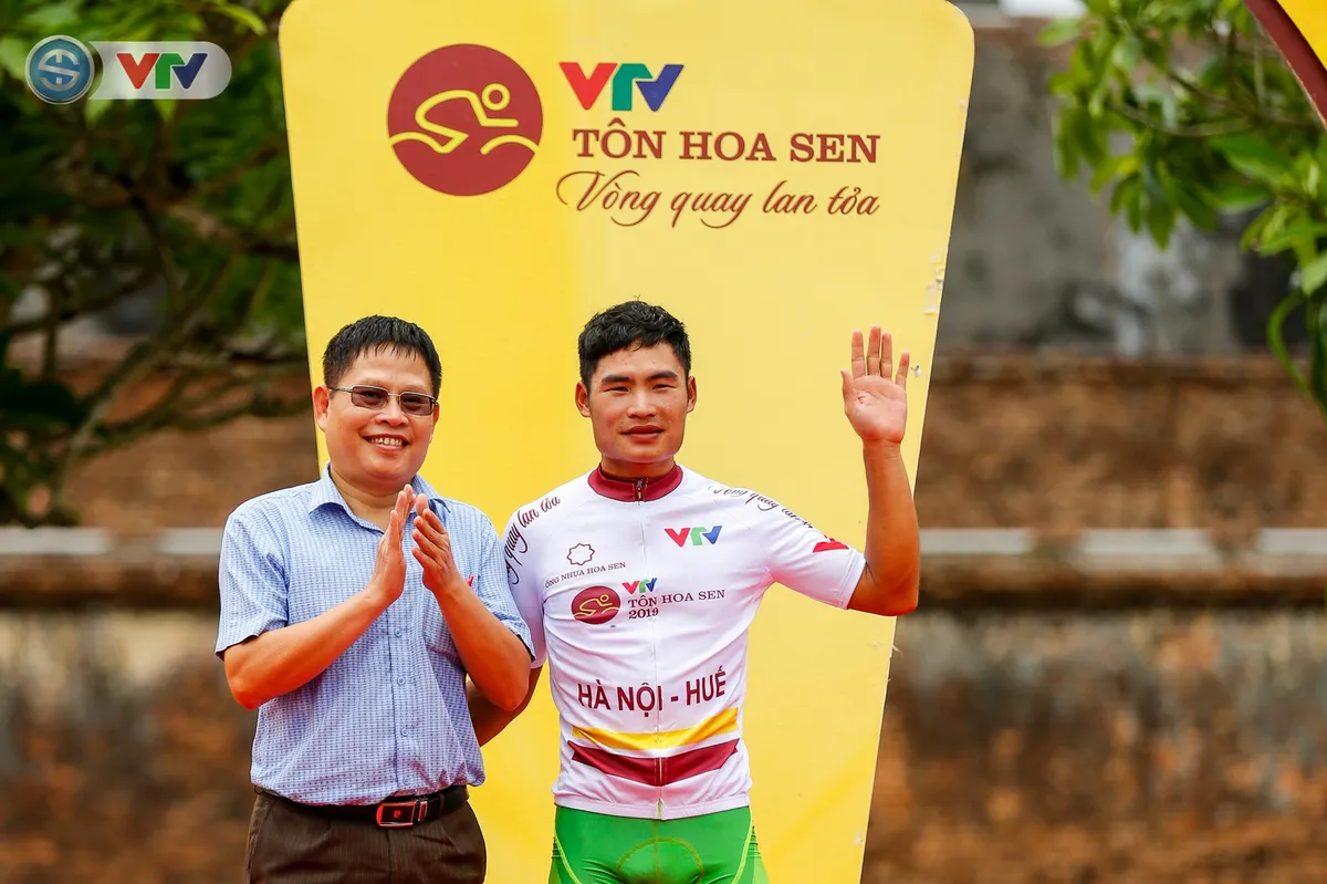 ẢNH: Những khoảnh khắc ấn tượng chặng 6 Giải xe đạp quốc tế VTV Cúp Tôn Hoa Sen 2019 - Ảnh 16. ẢNH: Những khoảnh khắc ấn tượng chặng 6 Giải xe đạp quốc tế VTV Cúp Tôn Hoa Sen 2019 - Ảnh 16.