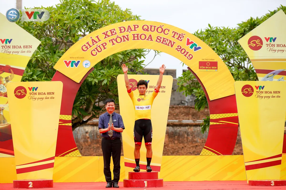 ẢNH: Những khoảnh khắc ấn tượng chặng 6 Giải xe đạp quốc tế VTV Cúp Tôn Hoa Sen 2019 - Ảnh 18. ẢNH: Những khoảnh khắc ấn tượng chặng 6 Giải xe đạp quốc tế VTV Cúp Tôn Hoa Sen 2019 - Ảnh 18.