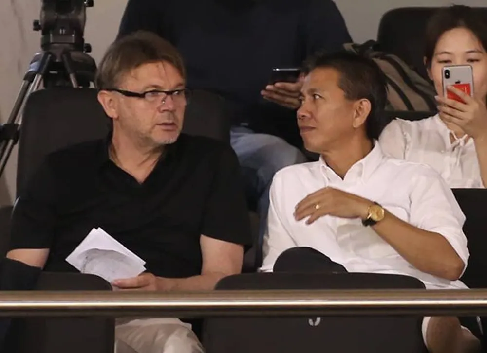HLV Philippe Troussier dẫn dắt U18 Việt Nam - Ảnh 1. HLV Philippe Troussier dẫn dắt U18 Việt Nam - Ảnh 1.