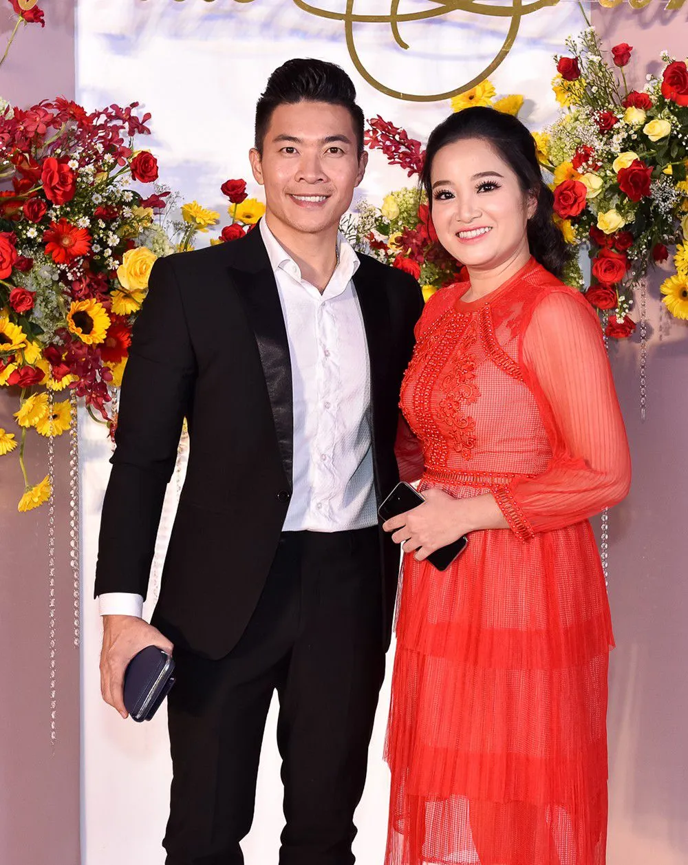 Vợ chồng “hoàng tử xiếc” Quốc Cơ dự đám cưới Võ Hạ Trâm - Ảnh 7.
