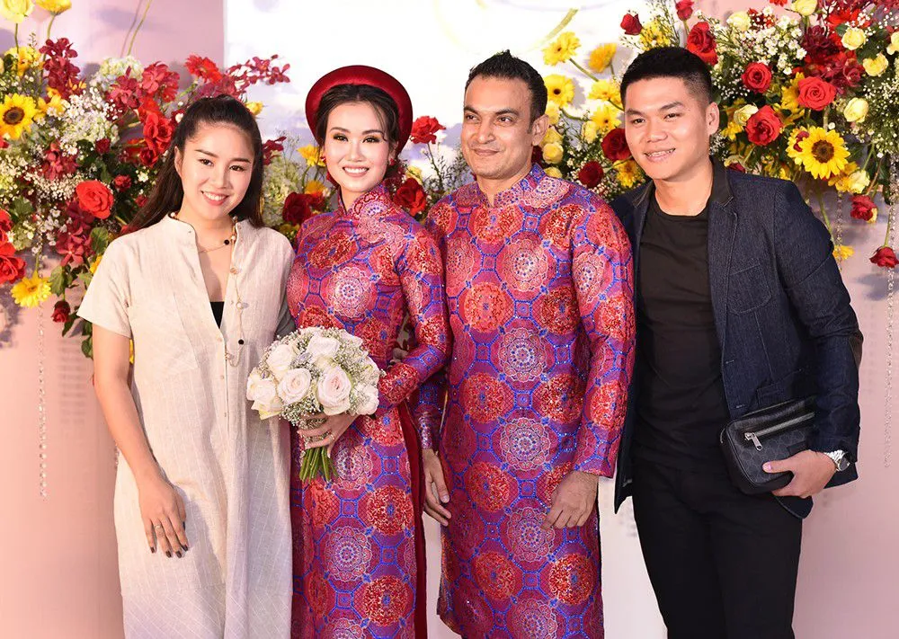 Vợ chồng “hoàng tử xiếc” Quốc Cơ dự đám cưới Võ Hạ Trâm - Ảnh 8.