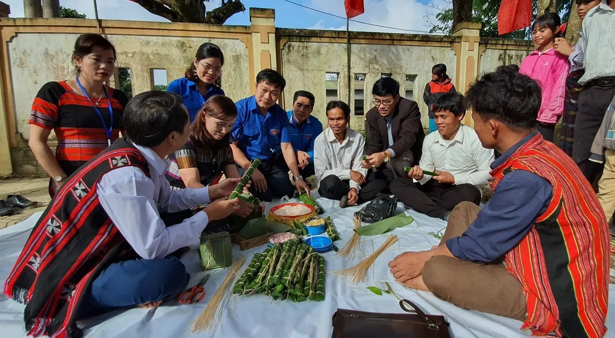 Thanh niên Quảng Trị mang “ước mơ Xuân” đến với trẻ em vùng sâu, vùng xa - Ảnh 1.