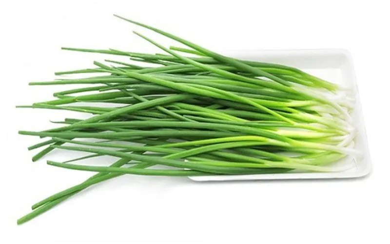 Bất ngờ với 8 lợi &iacute;ch sức khỏe của h&agrave;nh l&aacute; - Ảnh 2.