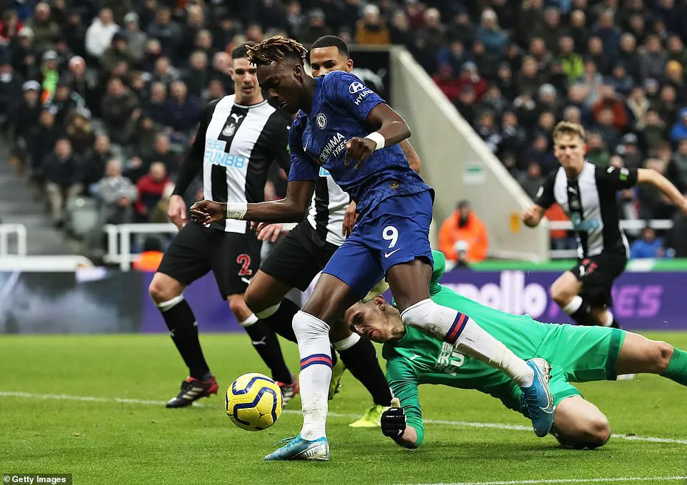 Newcastle United 1-0 Chelsea: Chiến thắng bất ngờ! - Ảnh 2. Newcastle United 1-0 Chelsea: Chiến thắng bất ngờ! - Ảnh 2.